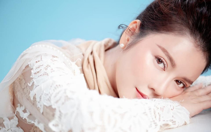 Lý Nhã Kỳ từng suýt chết khi bị xe container tông trúng, cán nát siêu xe Mercedes Ảnh 2