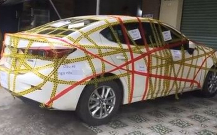 Đỗ xe chắn kín cửa nhà người khác, gia chủ có cách trừng phạt cao tay khiến dân tình hả hê Ảnh 2