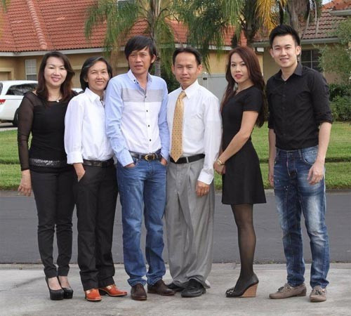 6 anh em ruột của Hoài Linh và Dương Triệu Vũ.