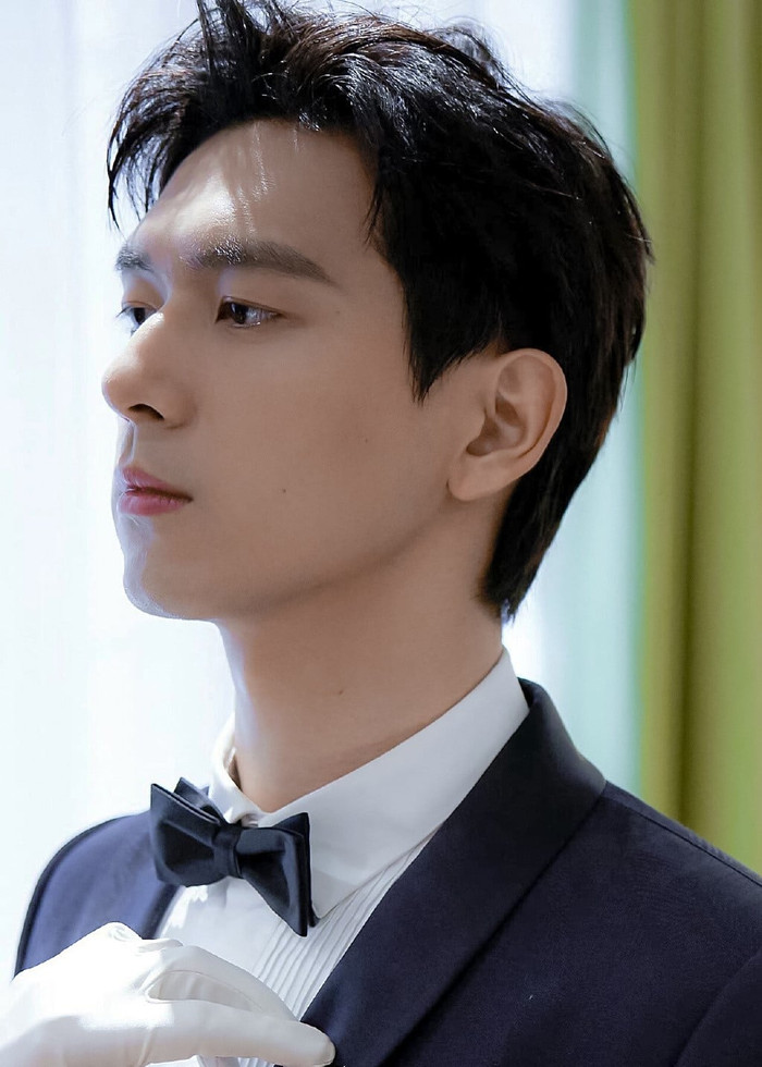 Lý Hiện từng bị dân mạng nhận xét là xấu trai nhất nhà, nhìn bức ảnh này bạn sẽ gật gù đồng ý Ảnh 11