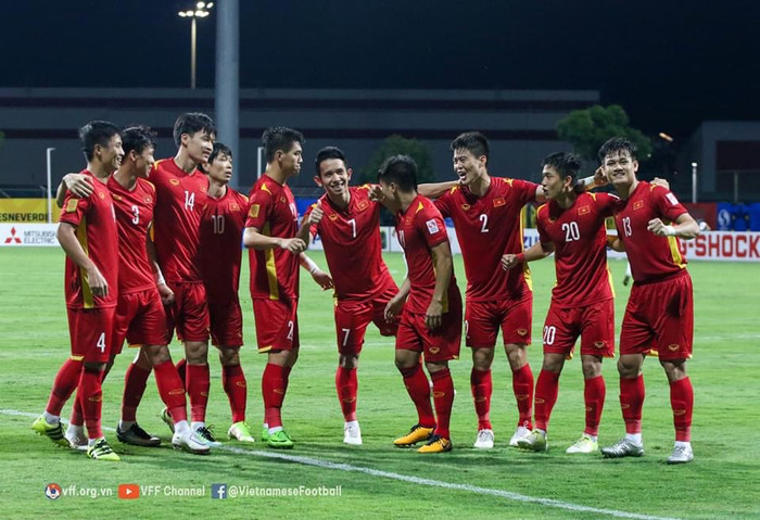 Việt Nam thắng Lào 4-0 nhưng Indonesia hạ Malaysia 4-1. Ảnh: VFF