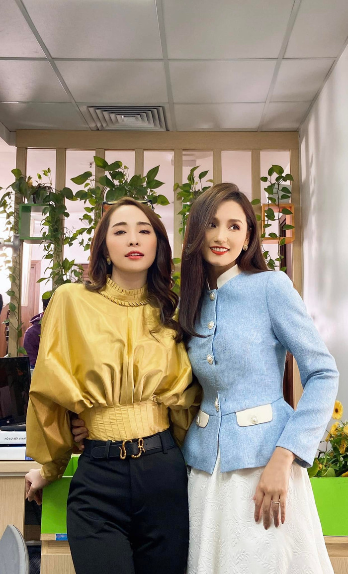 Hậu trường 'Về chung một nhà': Quỳnh Nga tay trong tay với Chí Nhân, Việt Anh hóa 'cá con' bên 'vợ' Ảnh 14