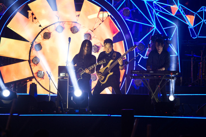 Quán quân Ban nhạc Việt góp tiền hỗ trợ trẻ mồ côi vì Covid-19, truyền cảm hứng học Sử Việt bằng âm nhạc Ảnh 4