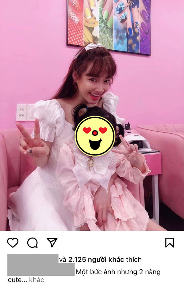 Hình Nhã Phương cùng 'con gái'.