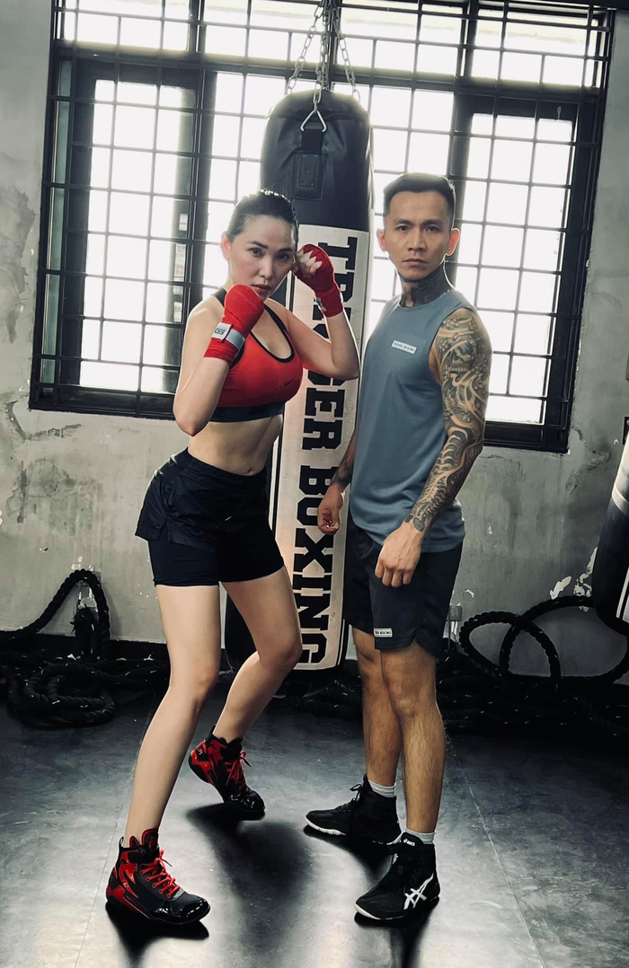 Quỳnh Thư cùng Trịnh sư phụ.