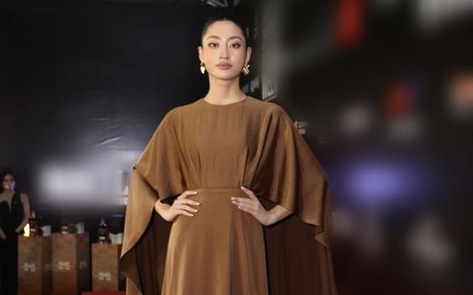 Chân dài hơn hẳn nhưng Lương Thùy Linh vẫn 'thua đau' khi đụng hàng Khánh Vân, Lệ Hằng, Minh Tú Ảnh 2