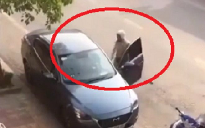 Bắt gặp chồng chở theo 'tiểu tam' trên ô tô, vợ đi xe máy chặn đầu rồi đánh ghen quyết liệt Ảnh 2