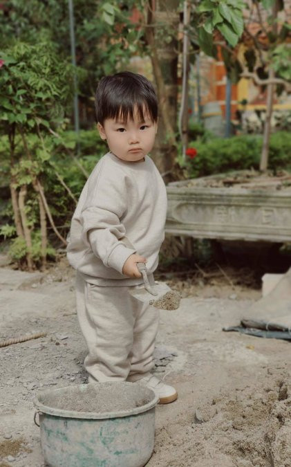 Ai cũng phải khen ngợi cậu bé nhà giọng ca Không thể cùng nhau suốt kiếp sống tình cảm. 