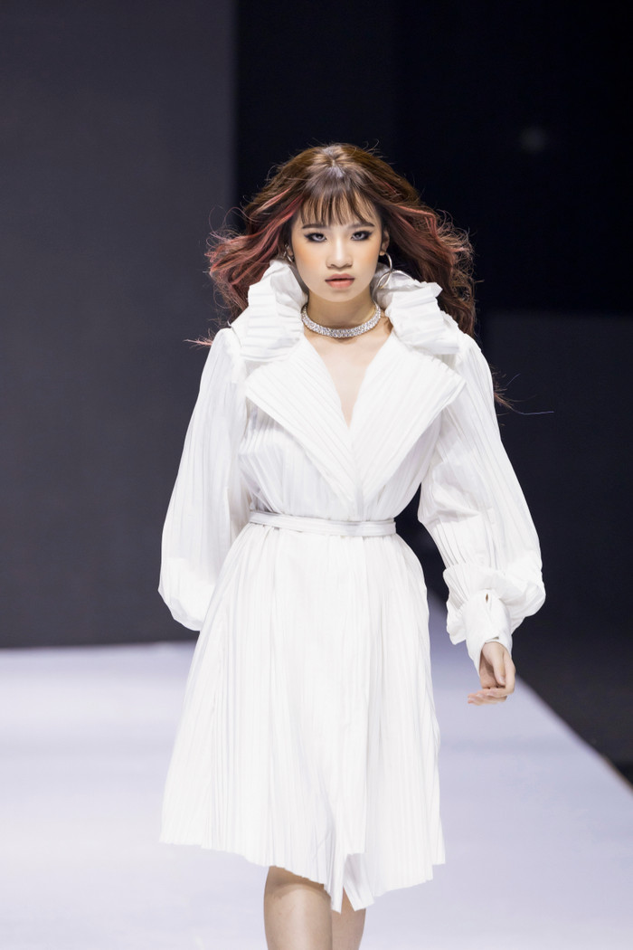 Bị tố 'lơ đẹp' Minh Tú khi chào kết show, NTK Nguyễn Tiến Truyển chính thức lên tiếng Ảnh 6