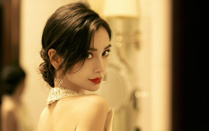 Angela Baby diện váy hở lưng quyến rũ, chiếm trọn spotlight của sự kiện Ảnh 2