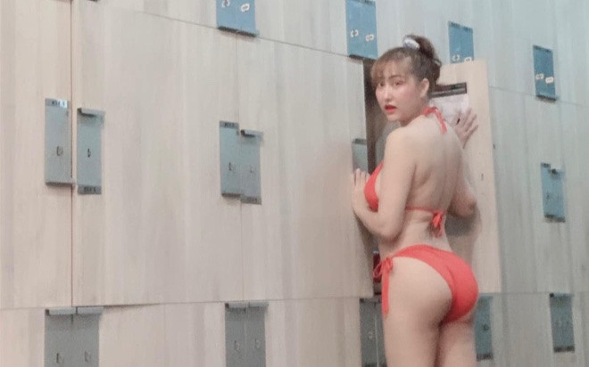 Phi Thanh Vân khoe cơ thể 'ngồn ngộn' xôi thịt, dân mạng bức xúc: Quá phản cảm! Ảnh 2