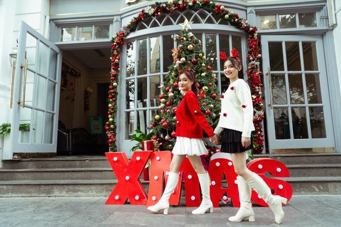 Học trò bà trùm siêu mẫu Hạ Vy tưng bừng đón Noel với sắc màu rực rỡ Ảnh 10