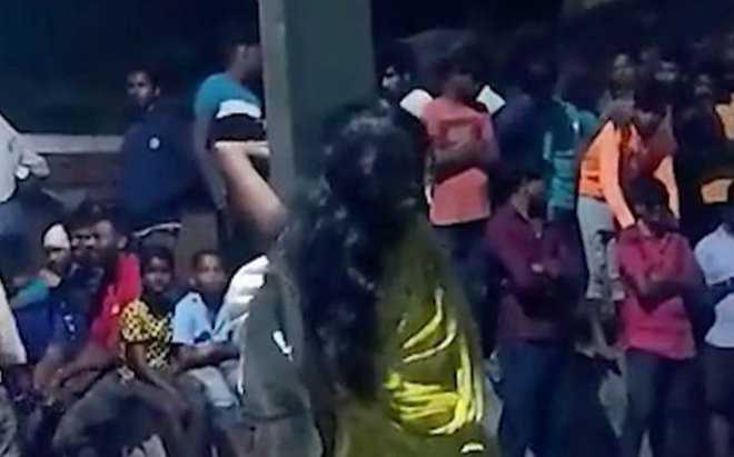 Đôi nam nữ bị trói lại hành hung do 'ngoại tình', phản ứng của dân làng càng thêm phẫn nộ Ảnh 2