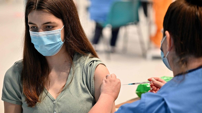 Liều vaccine tăng cường có thể chống lại biến thể Omicron trong bao lâu? Ảnh 3