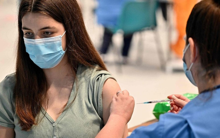 Liều vaccine tăng cường có thể chống lại biến thể Omicron trong bao lâu? Ảnh 2