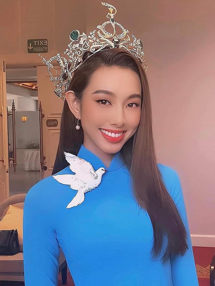 Miss Grand Thùy Tiên ghi điểm tuyệt đối với áo dài xanh hòa bình và điểm nhấn tinh tế đắt giá Ảnh 5