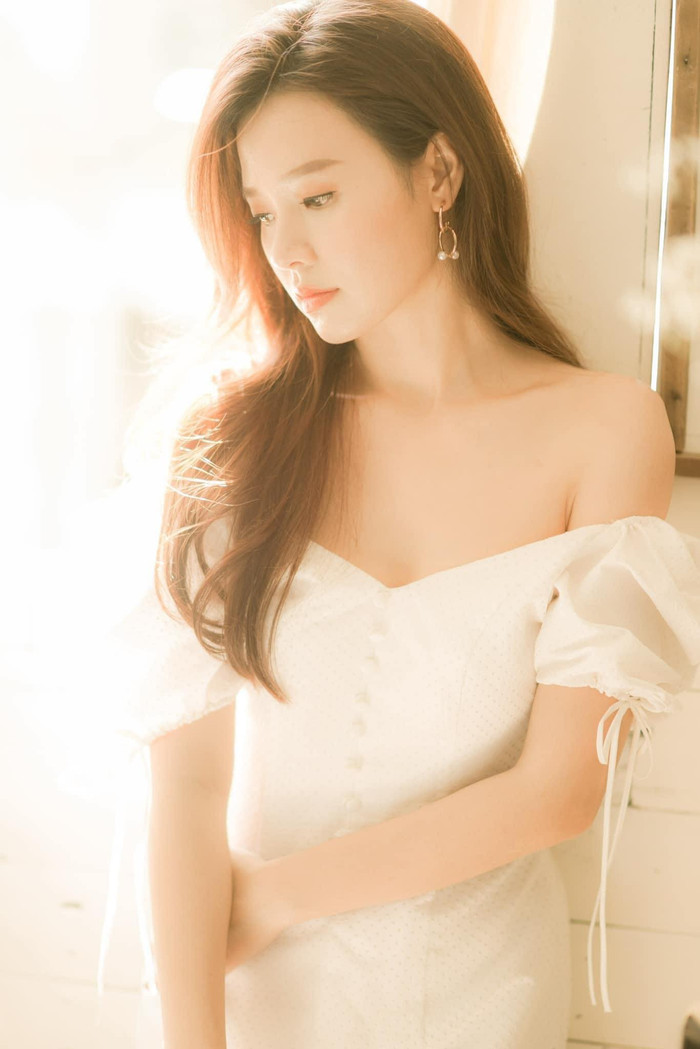 Hiện tại, nữ diễn viên 1989 tập trung cho công việc kinh doanh và không công khai chuyện tình cảm với ai.