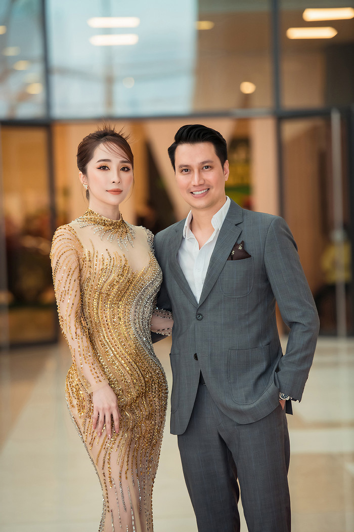 Cặp đôi Quỳnh Nga - Việt Anh đang được fan 'đẩy thuyền' khi cho rằng rất đẹp đôi.
