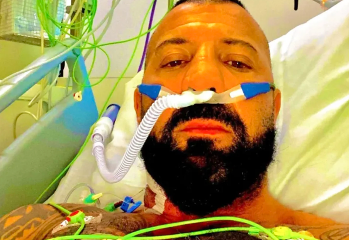 Frederic Sinistra phải điều trị bằng ống thở.