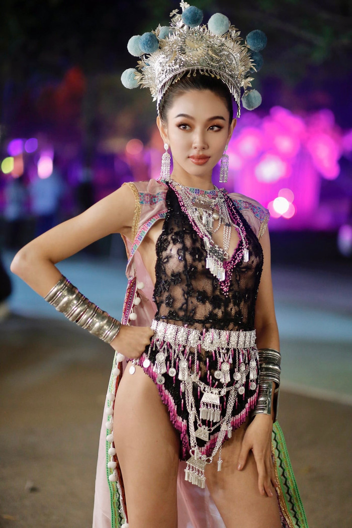 Miss Grand Thùy Tiên và những lần hóa thân thành gái Thái khiến fan sắc đẹp mê mẩn Ảnh 6