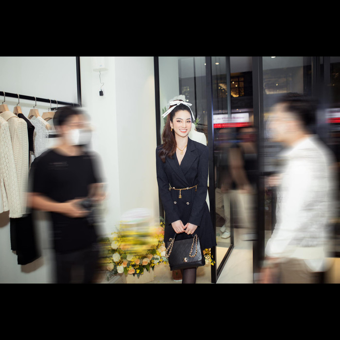 Ngay khi bước vào đã khiến dân tình chú ý.&nbsp;