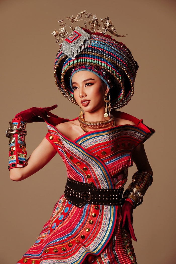 Cô nàng luôn biến hóa đa dạng phọng cách khác nhau dù chỉ mới ở những ngày đầu của nhiệm kì