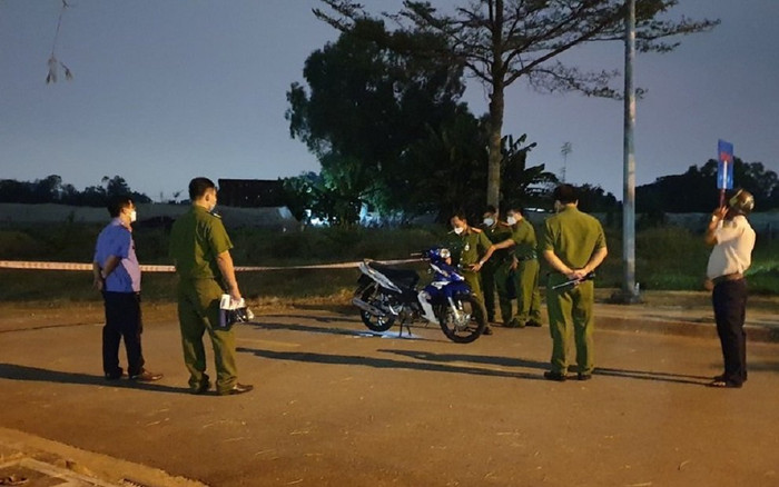 Bình Dương: Nam thanh niên gục chết cạnh chiếc xe máy tại khu đất trống Ảnh 2