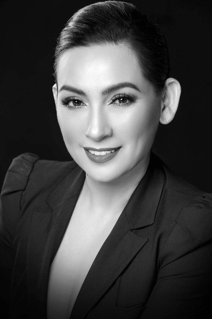 Bạn bè và người thân không thể chấp nhận liên tục bày tỏ lòng thương tiếc, xót xa về cố ca sĩ.