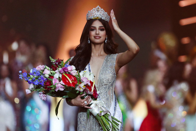 Đại diện Ấn Độ - Harnaaz Kaur Sandhu là chủ nhân của chiếc vương miện Hoa hậu Hoàn vũ - Miss Universe 2021.