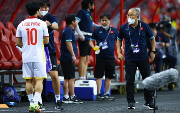 Cựu tuyển thủ U23 Việt Nam bóng gió trách ông Park 'đưa lính ra đứng mũi chịu sào' Ảnh 2