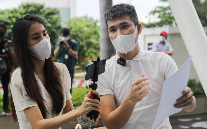 Phía Thủy Tiên lên tiếng về ồn ào từ thiện: 'Vậy là ngân hàng không hề có 320 tỷ như giấc mơ' Ảnh 2