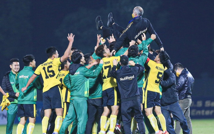 HLV Graechen - Người thầy đặc biệt không kém ông Park! Ảnh 2