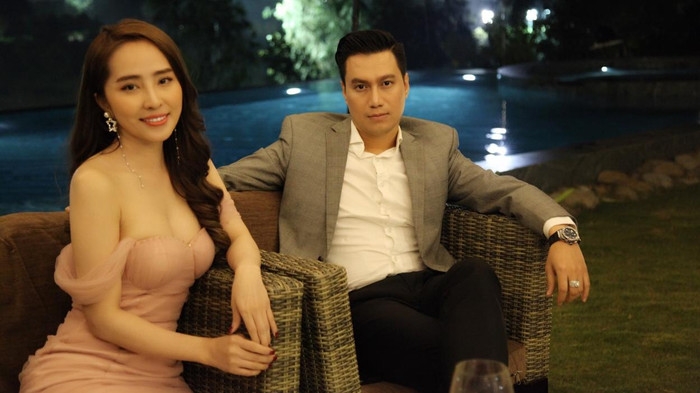 Váo tháng 9 năm ngoái, hậu ly hôn, cặp đôi thường xuyên xuất hiện cùng nhau.