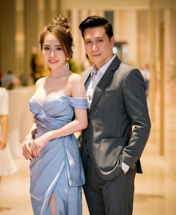 Cặp đôi chỉ khẳng định cùng chơi chung trong một nhóm bạn thân.