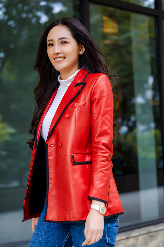 Mai Phương Thuý được khen ngợi khi từ ngày đăng quang hoa hậu đến nay luôn góp mặt trong nhiều hoạt động thiện nguyện cũng như cộng đồng ý nghĩa và hướng về xã hội. 