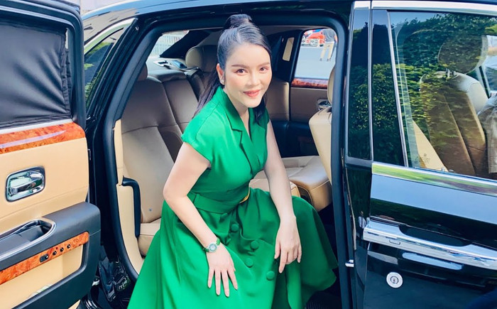 Lý Nhã Kỳ đích thân lái xe 40 tỷ, thực hiện lời hứa đi chơi cùng tài năng nhí Ảnh 2