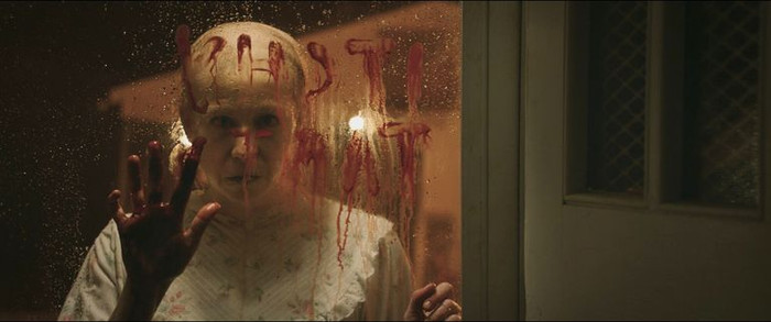 Review 'Resident Evil: Quỷ dữ trỗi dậy': Trung thành với game, con dao hai lưỡi? Ảnh 5