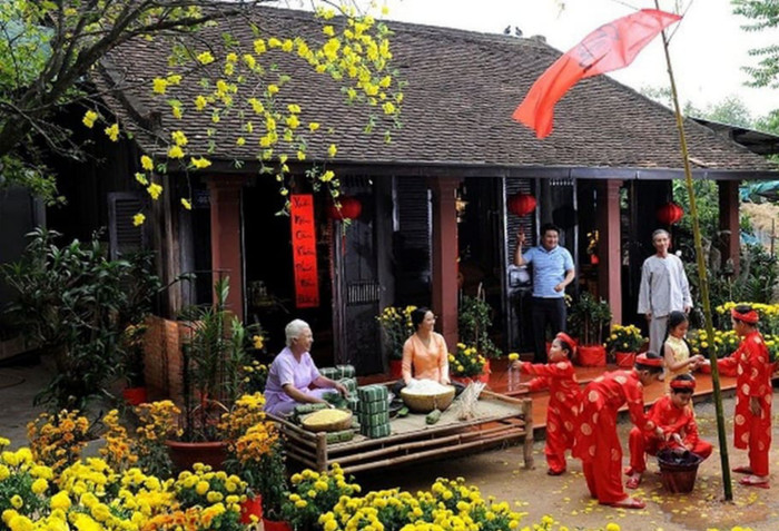 Dù việc xông đất được quan niệm là quan trọng nhưng cũng không nên quá tiêu cực. (Ảnh minh hoạ).