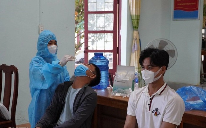 Sáng 31/12, Cà Mau hơn 1.000 F0, Hà Nội lên kịch bản chống quá tải Ảnh 2