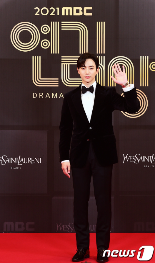 Kết quả MBC Drama Awards 2021: Lee Se Young và Lee Junho ngậm ngùi 'nhường' cúp Daesang cho nhân vật này Ảnh 8