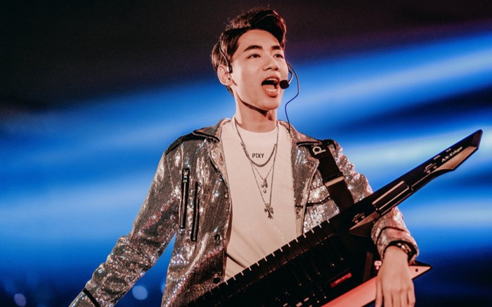 K-ICM, Vicky Nhung cùng nhiều ca sĩ 'cháy' hết mình với khán giả trong đêm nhạc đầy màu sắc Ảnh 2