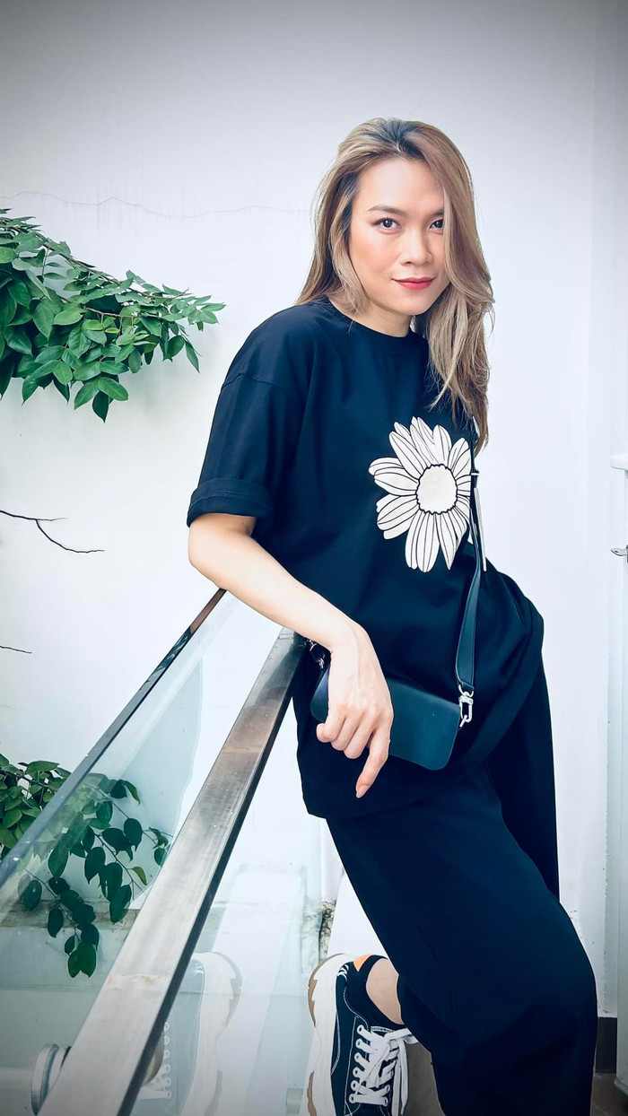 Phản ứng của Mỹ Tâm khi đang hát thì fan đòi về vì... sếp gọi! Ảnh 3