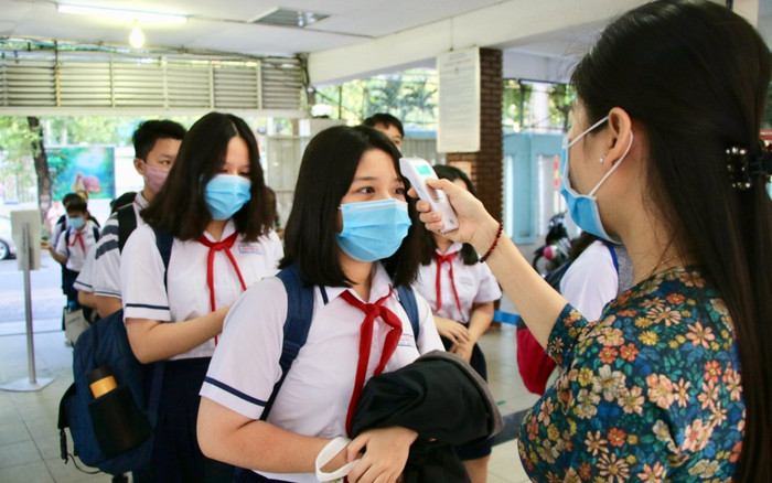 TP.HCM cho phép học sinh lớp 7, 8, 10, 11 trở lại trường từ ngày 4/1/2022 Ảnh 2
