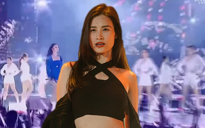 Đông Nhi trổ tài catwalk giữa lúc hát, thần thái 'đỉnh chóp' đủ làm model chưa? Ảnh 2