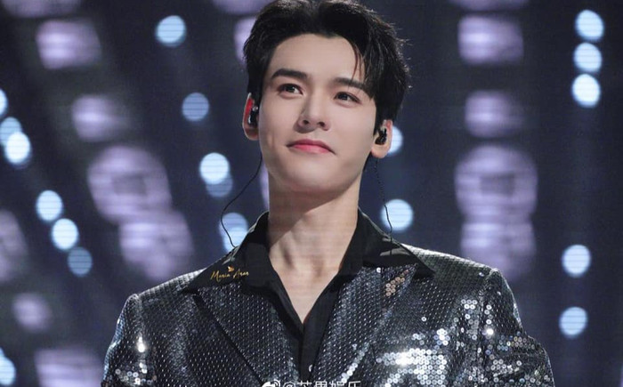 Cung Tuấn thiêu đốt sân khấu với màn bắn rap siêu ngầu, Lưu Vũ Hân nhảy đáng yêu tại đêm hội cuối năm Ảnh 2