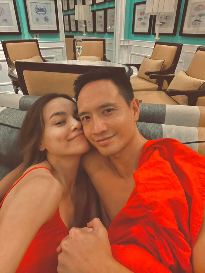 Hồ Ngọc Hà để mặt mộc, tình tứ bên Kim Lý tại Phú Quốc.