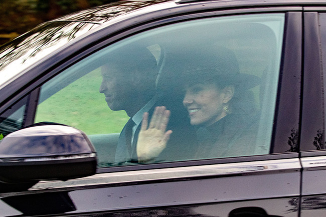 Hình ảnh vợ chồng Kate trong ngày Giáng sinh.