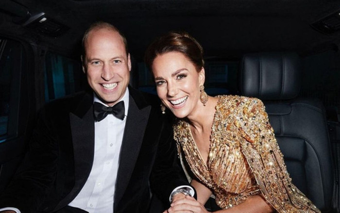 William và Kate tung ảnh 'chưa từng công bố' mừng năm mới, người hâm mộ bình luận xuýt xoa Ảnh 2