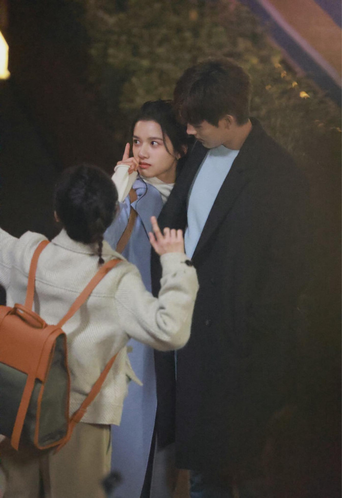 Trần Phi Vũ và Trương Tịnh Nghi rải đường đầu năm với loạt poster mới 'Chiếc bật lửa và váy công chúa' Ảnh 12