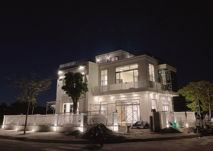 Biệt thư 2 mặt tiền Quốc Trường mới tậu.